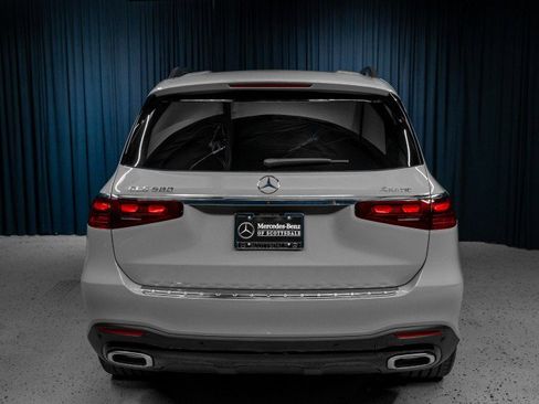 New 2026 Mercedes-Benz GLS 580 4MATIC image 9