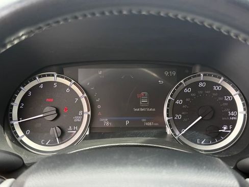 Used 2023 Toyota Highlander XLE image 19