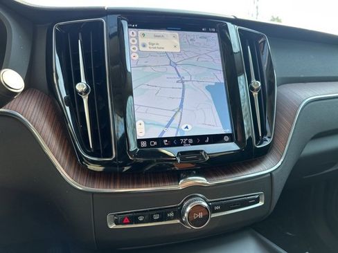 Certified 2023 Volvo XC60 B5 Plus w/ Climate Package image 23