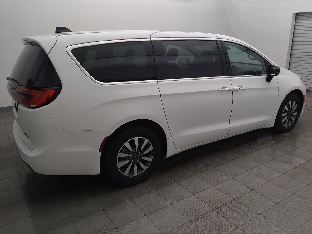 Used 2024 Chrysler Pacifica Limited FWD image 10