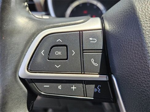 Used 2022 Toyota Highlander XLE image 30