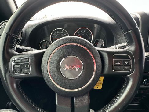 Used 2017 Jeep Wrangler Unlimited Sport w/ Connectivity Group image 13