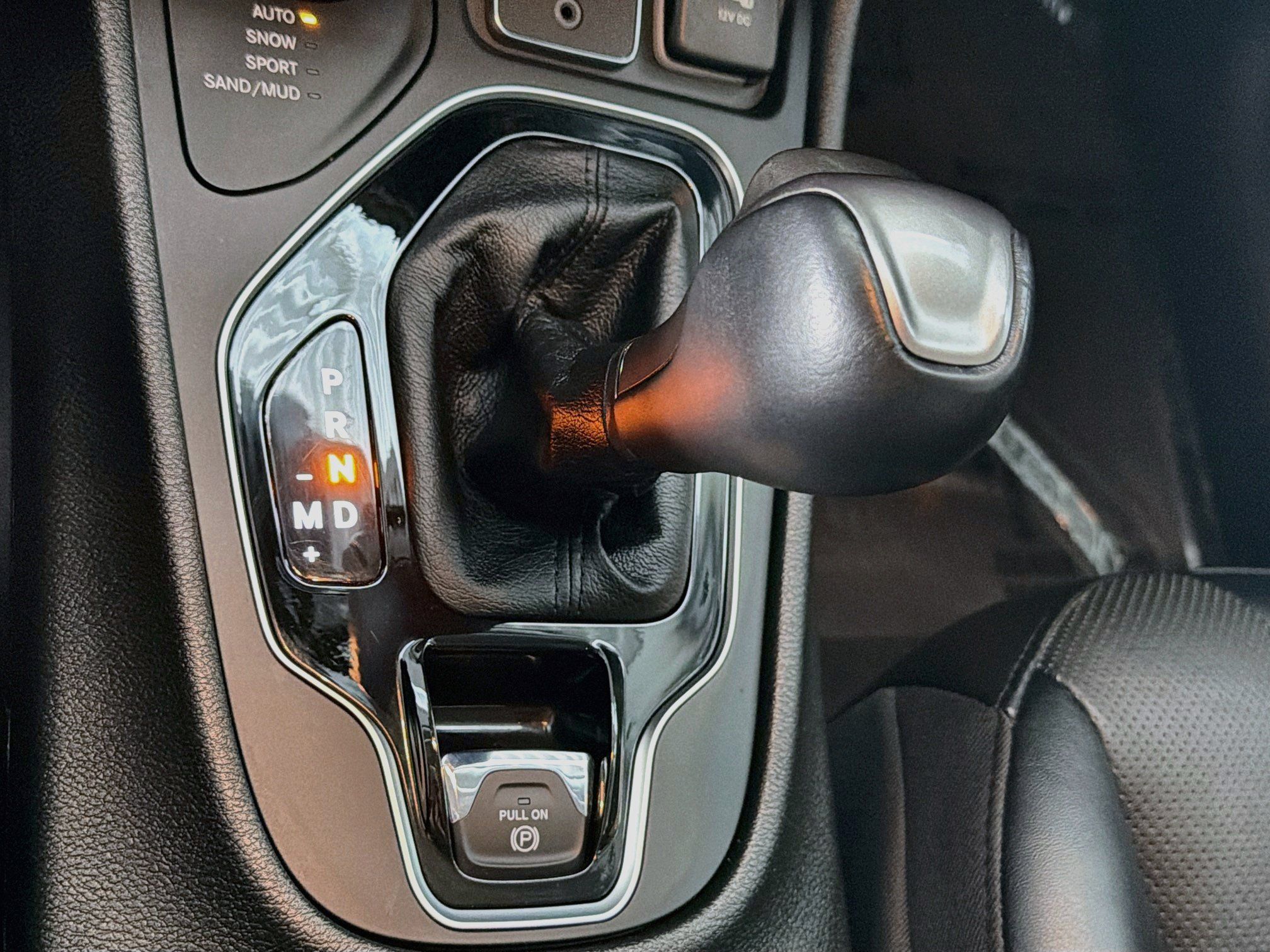 Used 2023 Jeep Cherokee Altitude Lux AWD/4WD image 24