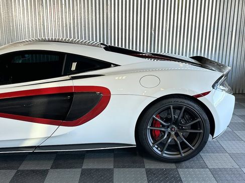 Used 2016 McLaren 570S Coupe RWD image 17
