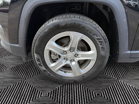 Used 2024 Jeep Compass Latitude AWD/4WD image 14