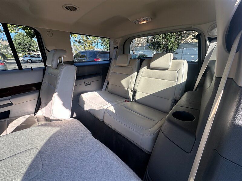 Used 2010 Ford Flex SEL FWD image 19