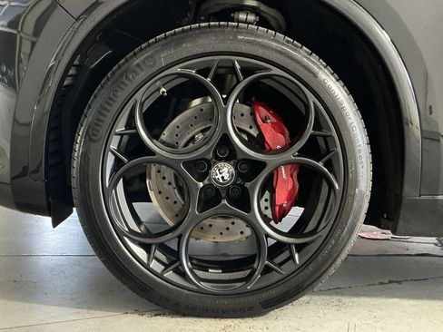 Used 2022 Alfa Romeo Stelvio Quadrifoglio w/ Active Assist Plus Package AWD/4WD image 13