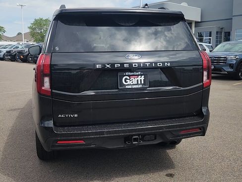 Used 2025 Ford Expedition Active AWD/4WD image 5