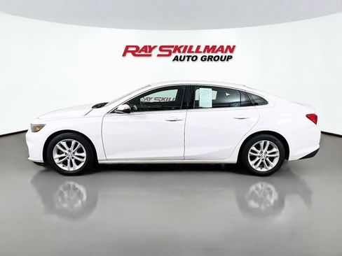 Used 2017 Chevrolet Malibu LT FWD image 4