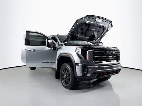 Used 2024 GMC Sierra 3500 AT4 w/ Technology Package AWD/4WD image 23