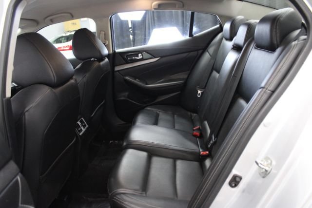 Used 2018 Nissan Maxima 3.5 SV FWD image 20