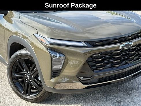 Used 2024 Chevrolet Trax ACTIV w/ Sunroof Package FWD image 5