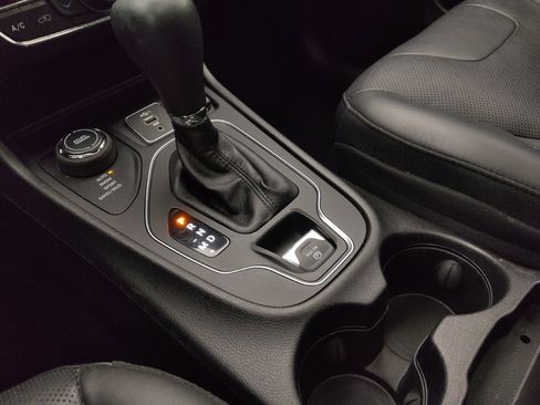 Used 2021 Jeep Cherokee Latitude Lux w/ Sun & Sound Group image 26