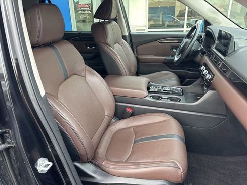 Used 2023 Honda Pilot Elite image 9