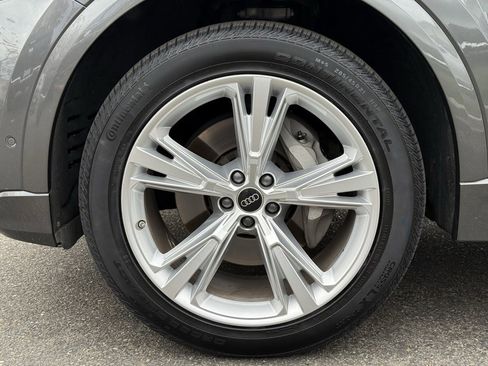 Used 2023 Audi Q8 Premium Plus image 15