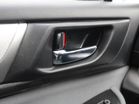 Used 2018 Subaru Outback 2.5i Premium image 6