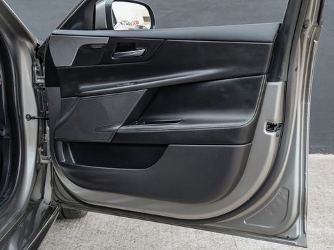Used 2019 Jaguar XE S RWD image 56