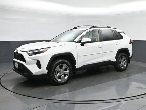 Used 2023 Toyota RAV4 XLE image 3