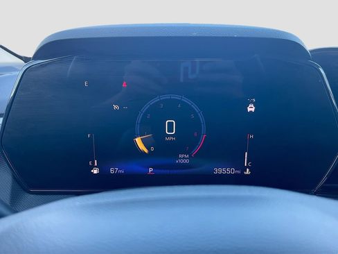 Used 2024 Chevrolet TrailBlazer LT w/ LT Cold Weather Package FWD image 12