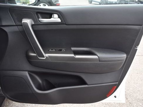 Used 2022 Kia Sportage LX FWD image 38