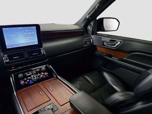 Used 2020 Lincoln Navigator L Reserve AWD/4WD image 25