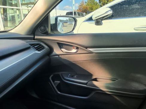 Used 2018 Honda Civic EX image 4