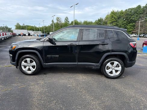 Used 2020 Jeep Compass Latitude w/ Popular Equipment Group AWD/4WD image 3