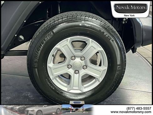 Used 2022 Jeep Wrangler Unlimited Sport AWD/4WD image 9