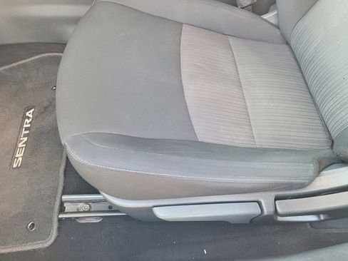 Used 2022 Nissan Sentra SV image 25