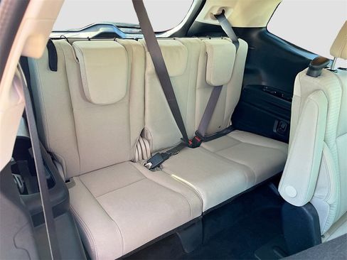 Used 2023 Subaru Ascent Premium w/ Convenience Package image 26