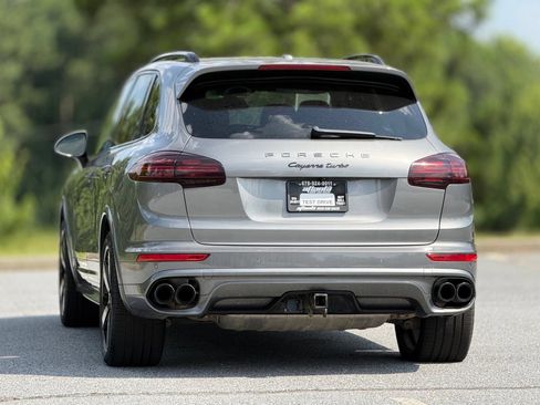 Used 2016 Porsche Cayenne Turbo AWD/4WD image 5
