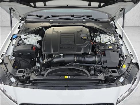 Certified 2024 Jaguar XF R-Dynamic SE image 30