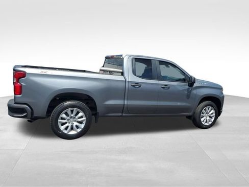 Used 2022 Chevrolet Silverado 1500 Custom w/ Safety Confidence Package AWD/4WD image 3