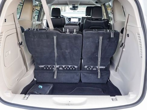 Certified 2024 Chrysler Pacifica Select image 27