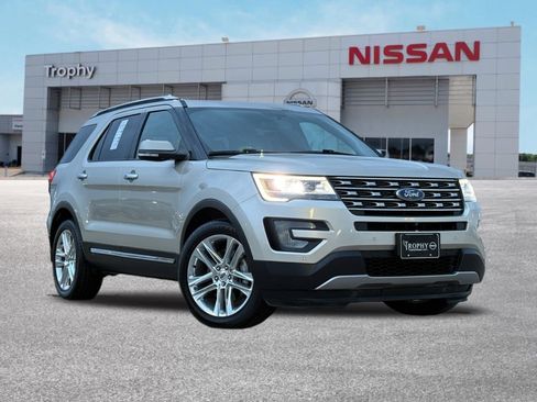 Used 2017 Ford Explorer Limited image 1