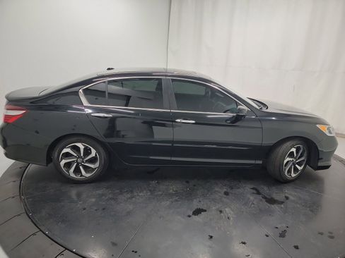 Used 2016 Honda Accord EX-L image 11