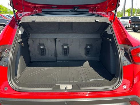 New 2026 Chevrolet Trax LT w/ Sunroof Package FWD image 6