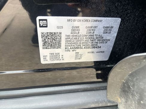Used 2025 Buick Encore GX Preferred FWD image 28