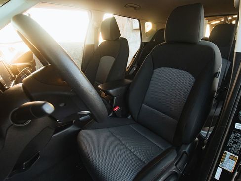 Used 2022 Kia Soul LX image 5