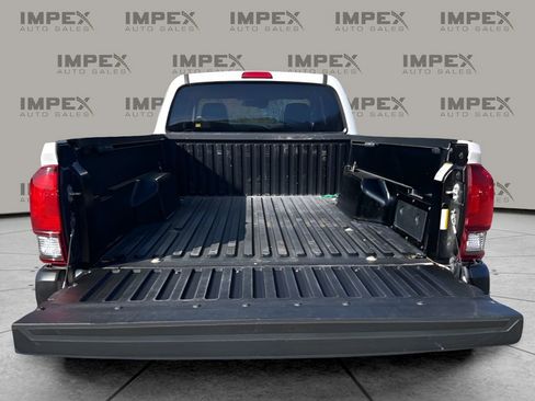 Used 2022 Toyota Tacoma SR image 24