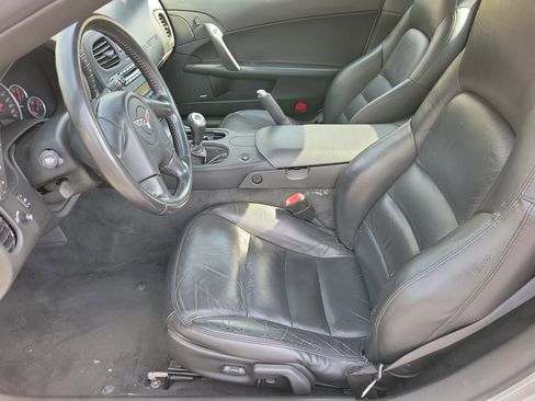 Used 2005 Chevrolet Corvette Convertible w/ Preferred Equipment Group image 4