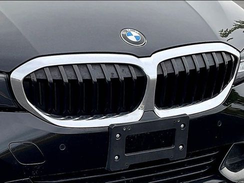 Used 2019 BMW 330i xDrive Sedan w/ Driving Assistance Package AWD/4WD image 32