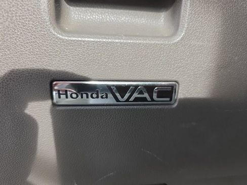 Used 2016 Honda Odyssey SE image 15