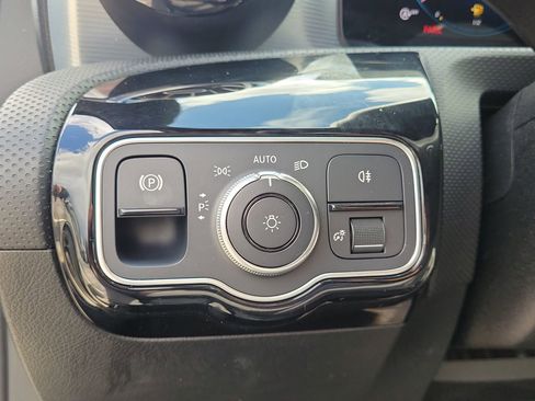 Certified 2022 Mercedes-Benz A 220 image 22