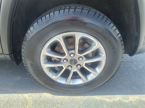 Used 2014 Jeep Grand Cherokee Limited image 10