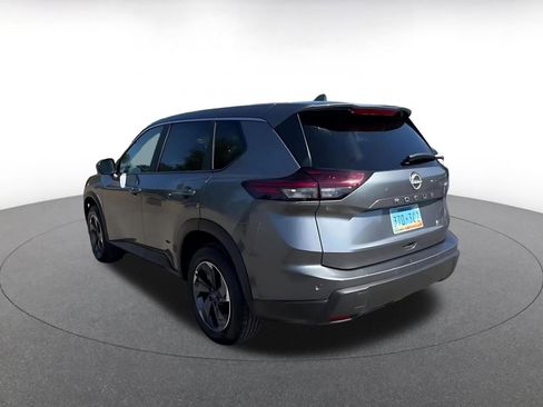 Used 2025 Nissan Rogue SV image 11