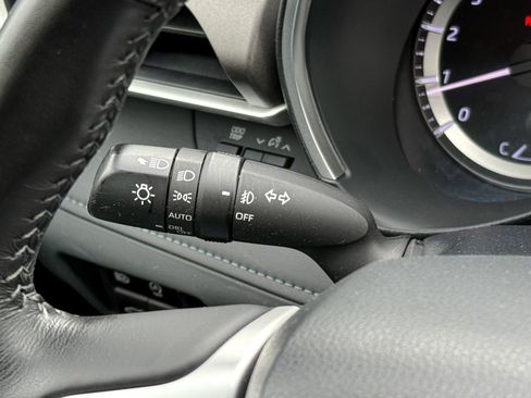 Used 2023 Toyota Highlander XLE image 25