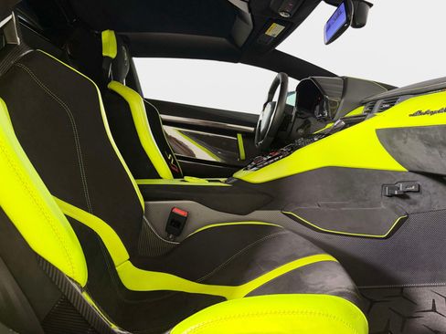 Used 2020 Lamborghini Aventador SVJ AWD/4WD image 30
