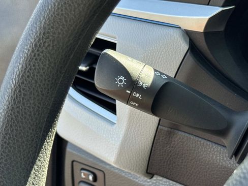 Used 2015 Toyota Corolla LE image 8