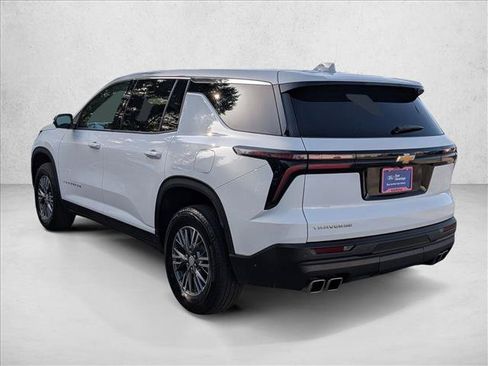 Used 2024 Chevrolet Traverse LS FWD image 8